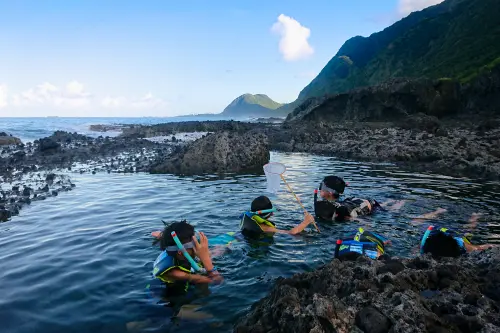 Natures infinity pool overlooking the Pacific.