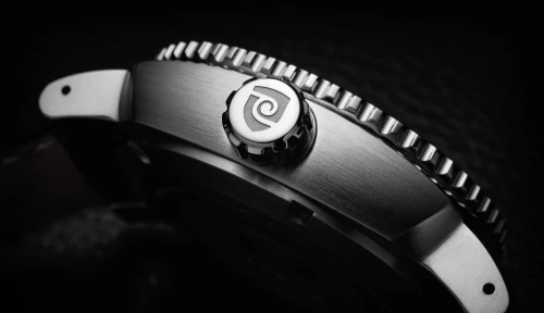 Magrette logo mark etched onto the timepiece crown
