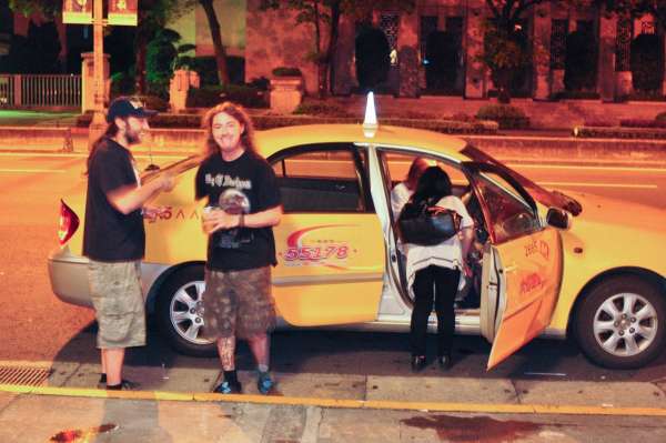 napalm-death-drinking-in-taipei.jpg