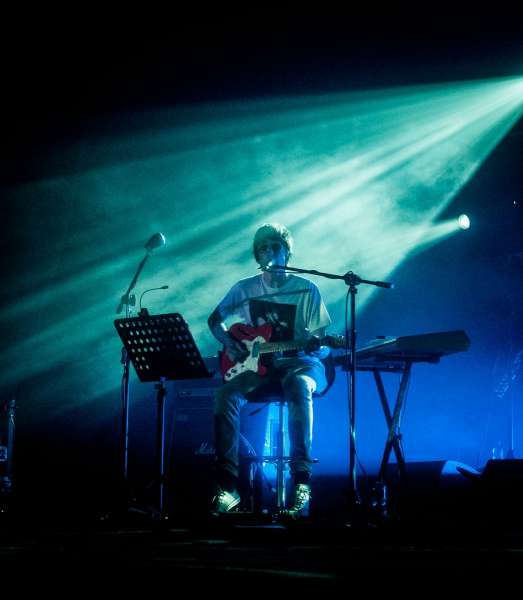 spiritualized-liveshow.jpg