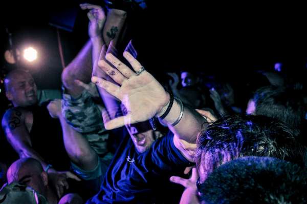 stagediving-metaltaiwan.jpg