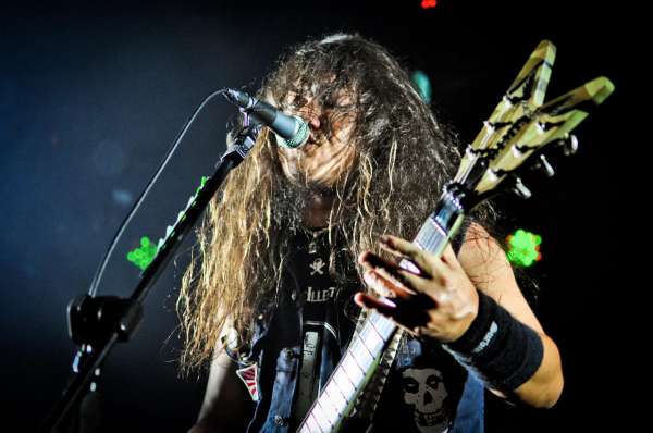 survive-jp-metal2.jpg