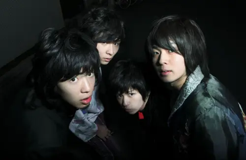 黑貓 Chelsea (JP) + The White Eyes