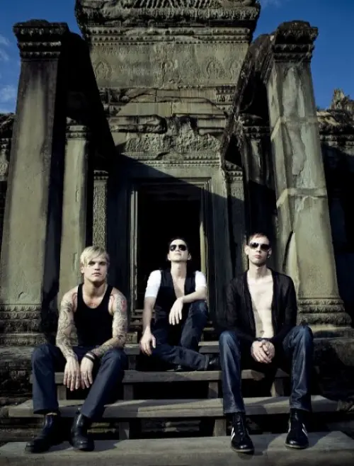 Placebo (UK) + Mary See The Future + Echo